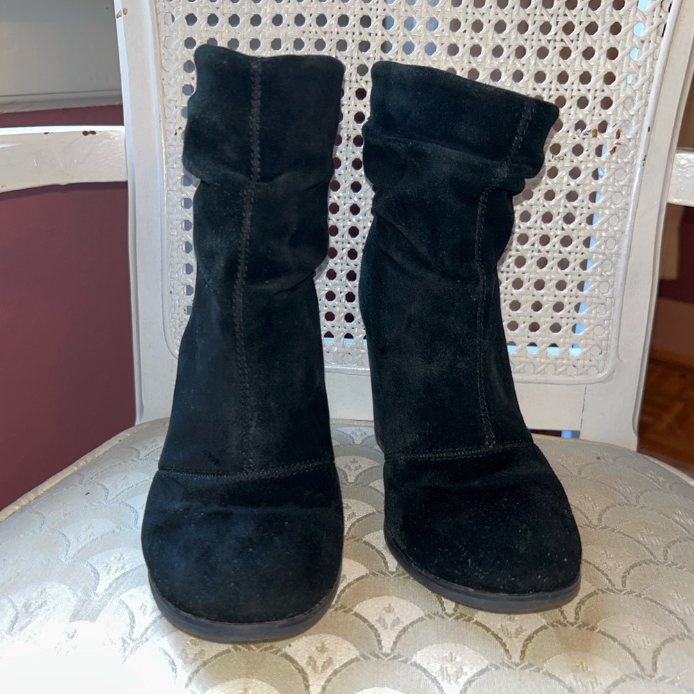 Eva & Zoe Lydia Black Suede Ankle Heeled Boots, Size 6